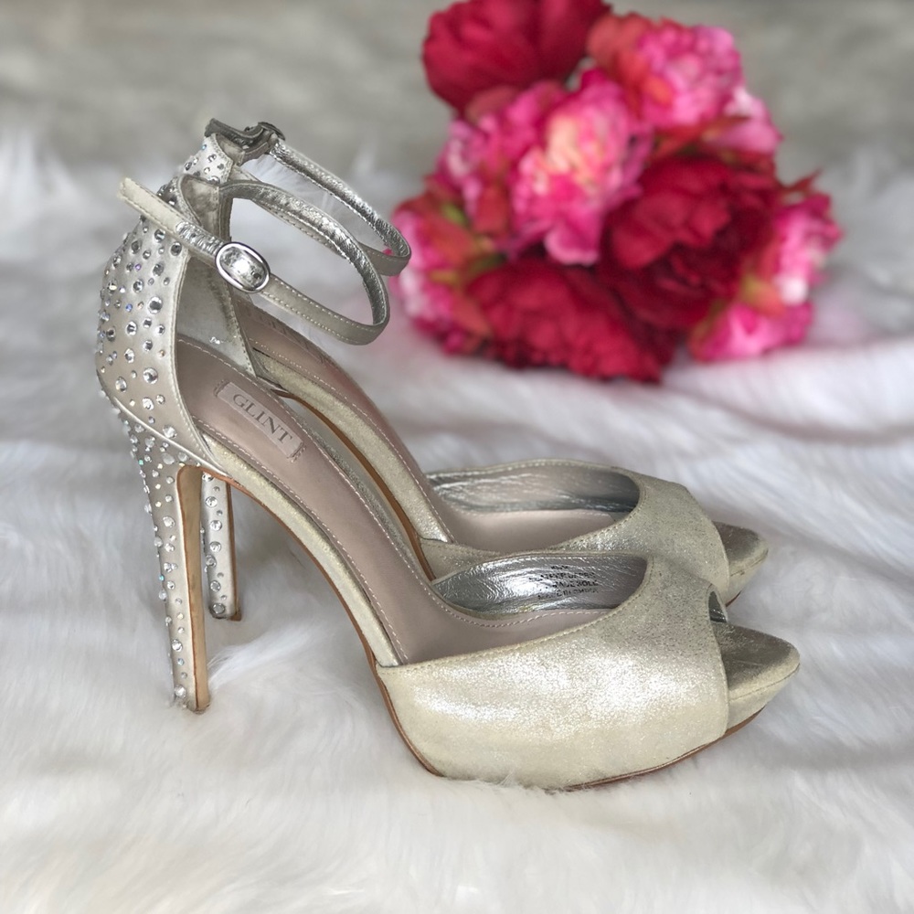 Glint. Viola jeweled sandal 8.5